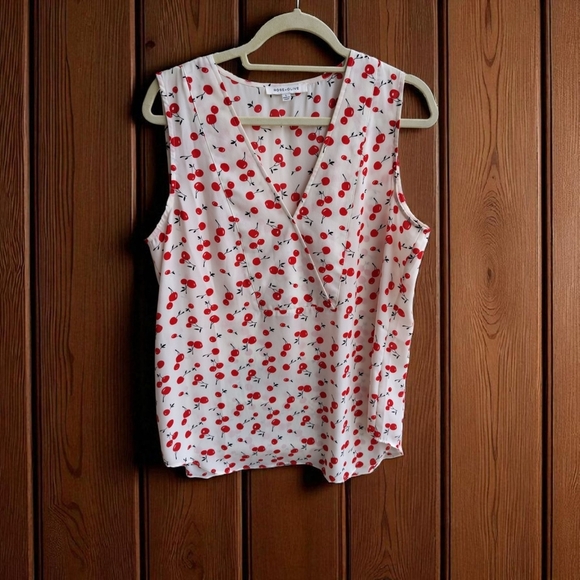 Rose & Olive Cherry Patterned V-Neck Blouse - White and Red size Large - Picture 10 of 11